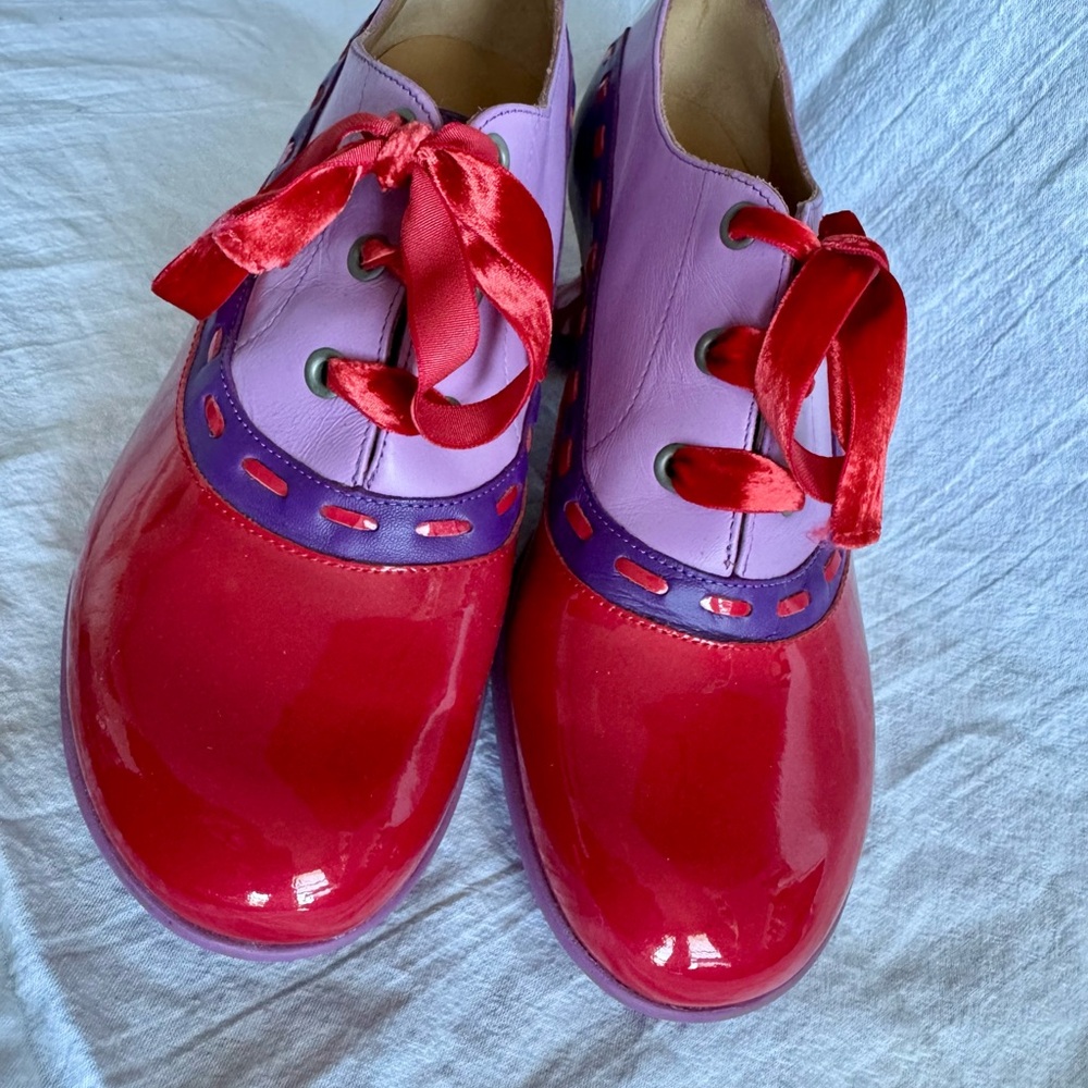John Fluevog ENNEAGRAM PEACEMAKER lace-up shoe with stitching Red/Purple/Pink